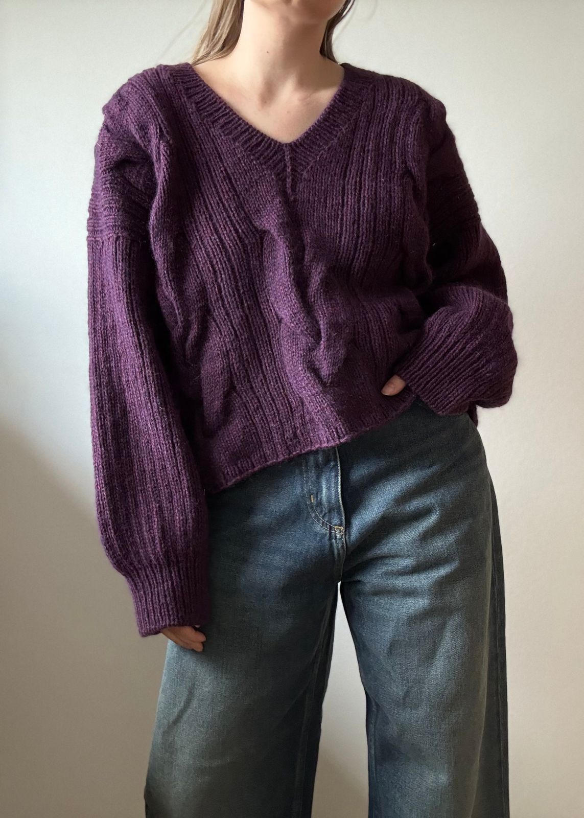 Largo V-neck