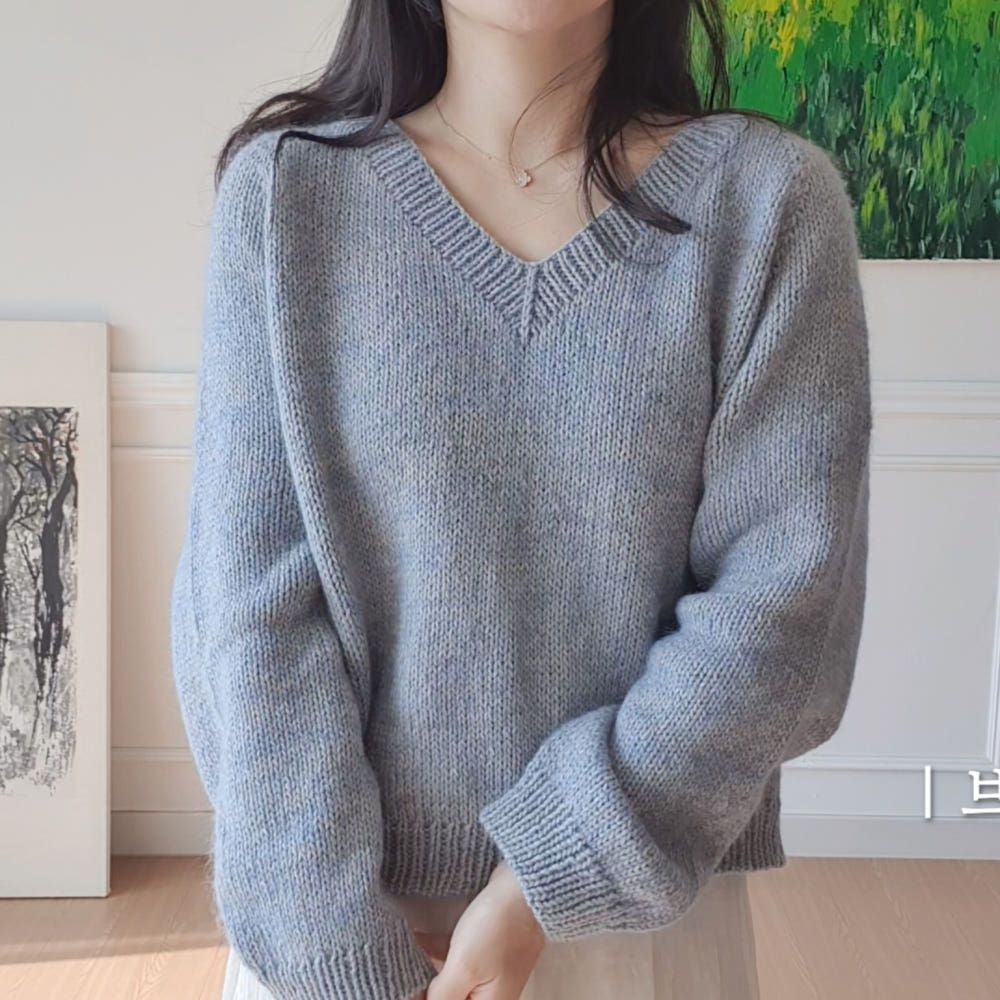 브이넥 스웨터