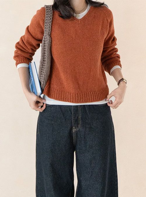 크렘캐시울 브이넥 레글런 스웨터