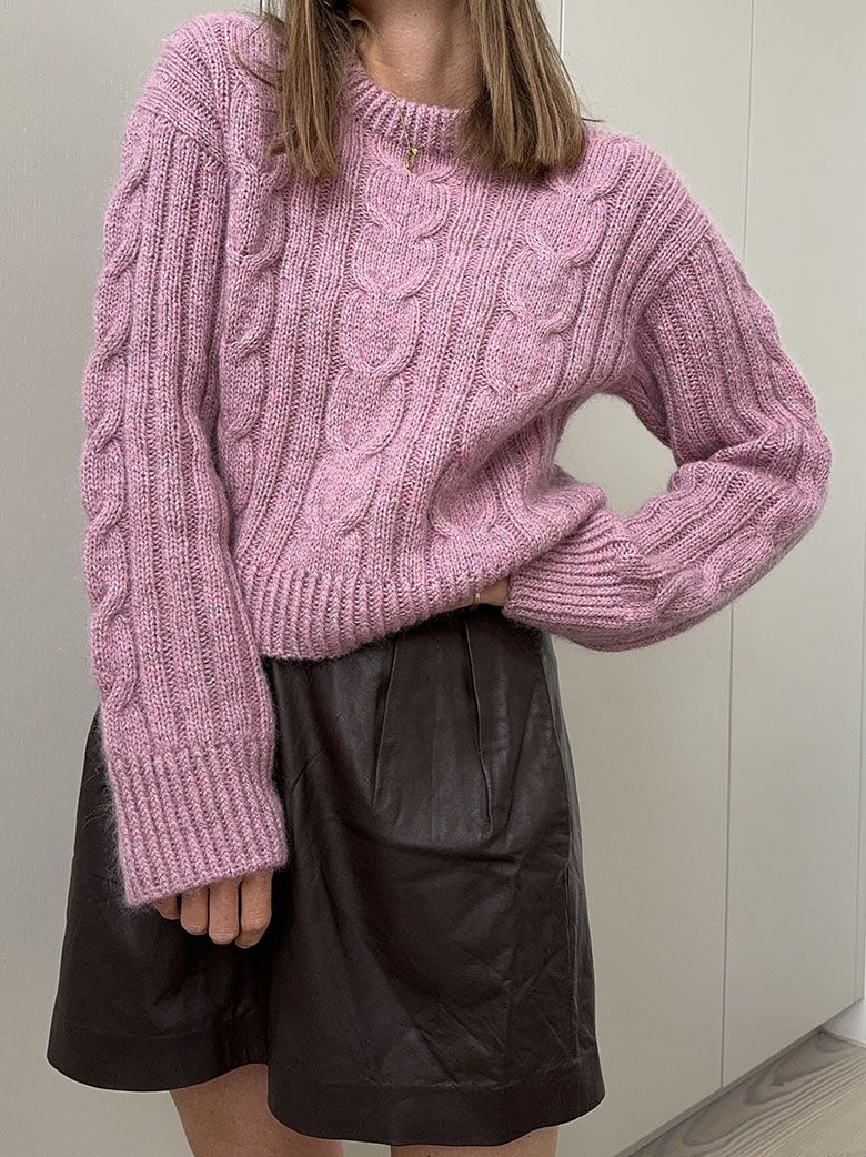TULIP_LOOP_SWEATER