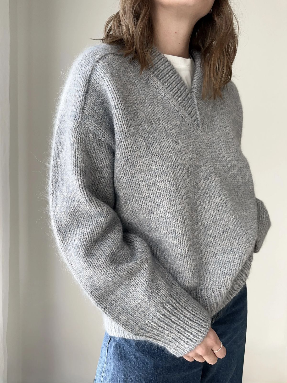 Lakes V-neck Pullover