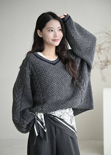 Miula Sweater