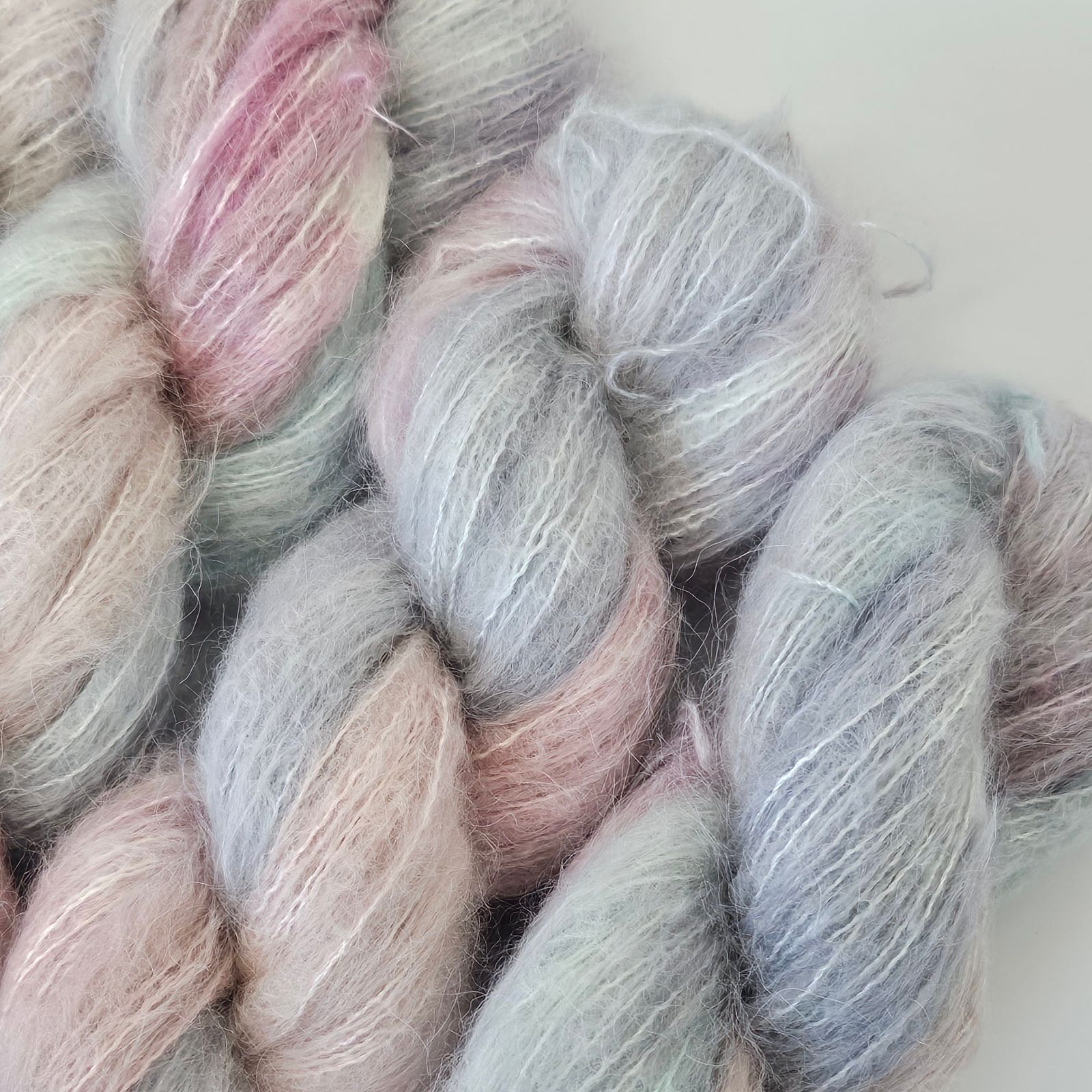 헬싱키 Suri Silk